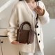 thumbnail image 4 of Bolso pequeño sencillo para mujer, bolso de mano con textura, estilo retro informal, estilo cubo, a la moda, 2025, 4 of 5