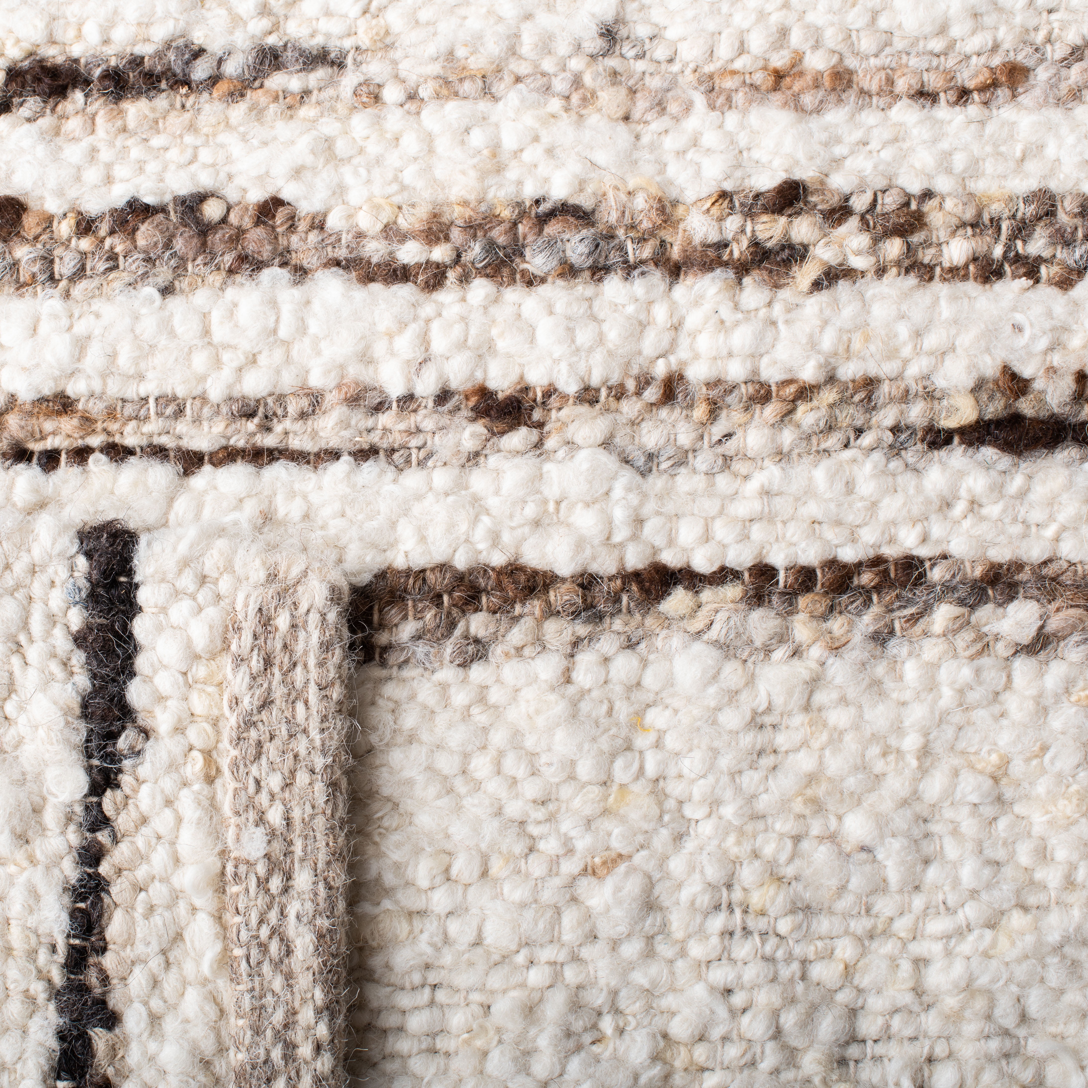SAFAVIEH Natura Kyle Striped Area Rug, Black/Ivory, 2' x 3'