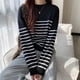 thumbnail image 3 of Suéter de rayas a juego de colores de moda de otoño para mujer, nueva camiseta clásica de manga larga con cuello redondo para oficina coreana, camiseta que combina con todo 2022, 3 of 4