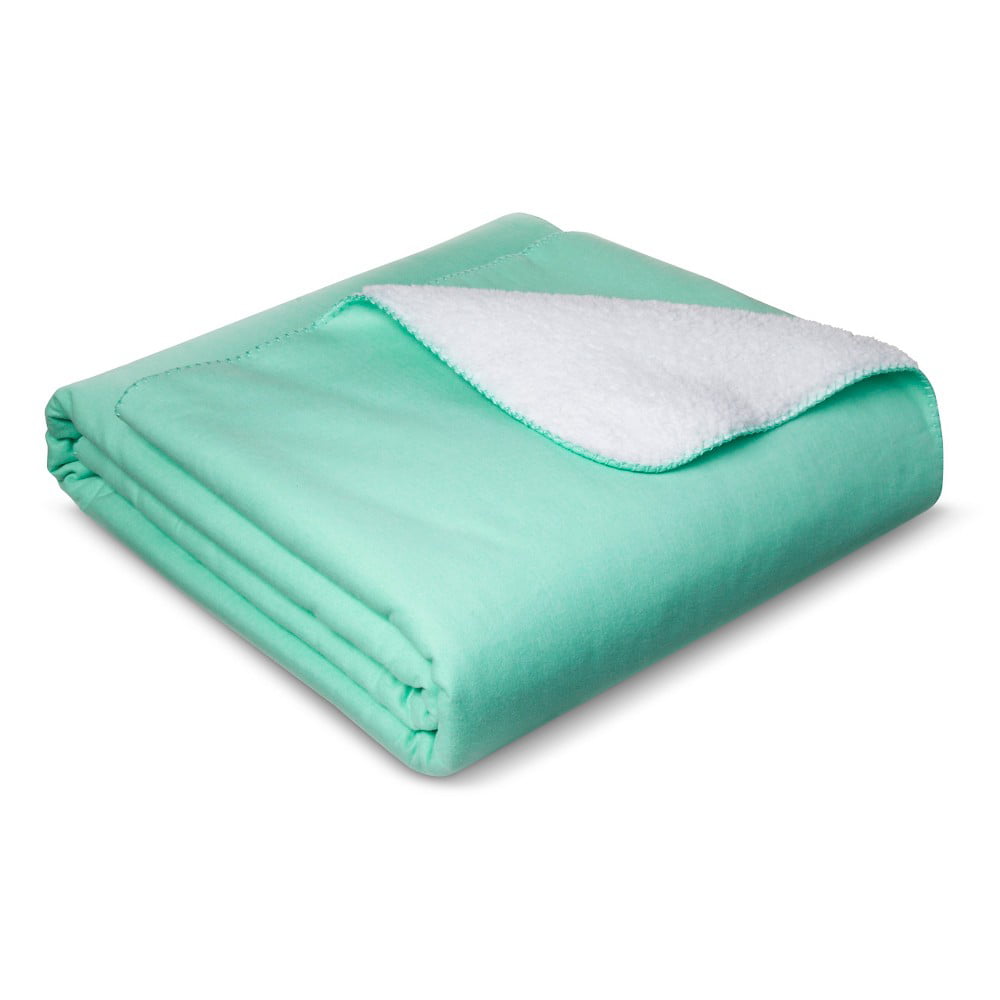 Pillowfort Faux Sherpa Reversible Full Queen Blanket 88