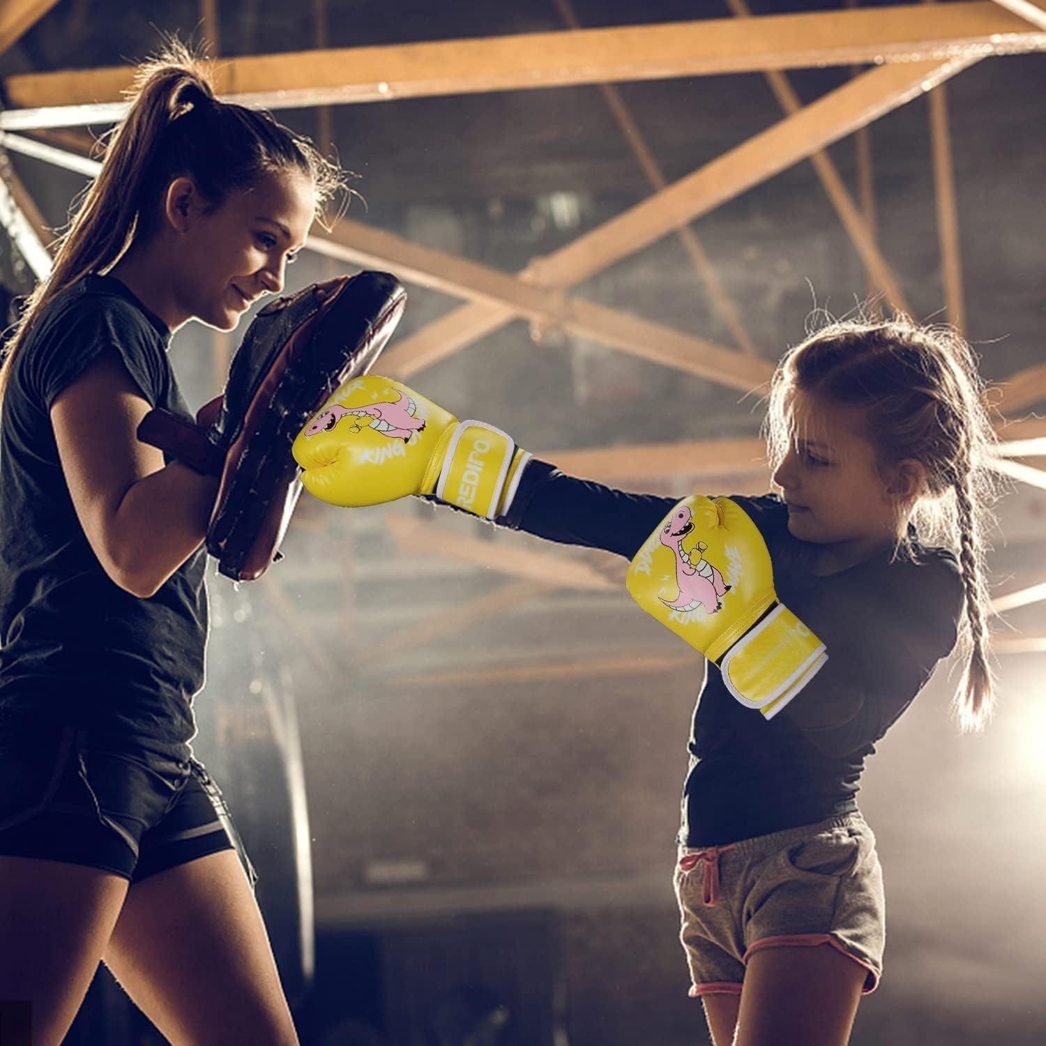 Boxing Gloves for Boys and Girls, Youth Boxing  Gloves for  3-15, 4&6OZ Punching Bag Kickboxing Thai Mitts MMA  Sparring Gloves