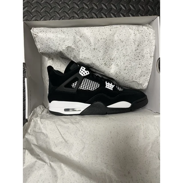 Ni-k-e Air Jordan 4 Retro Black/White Thunder Size 11 FQ8138-001
