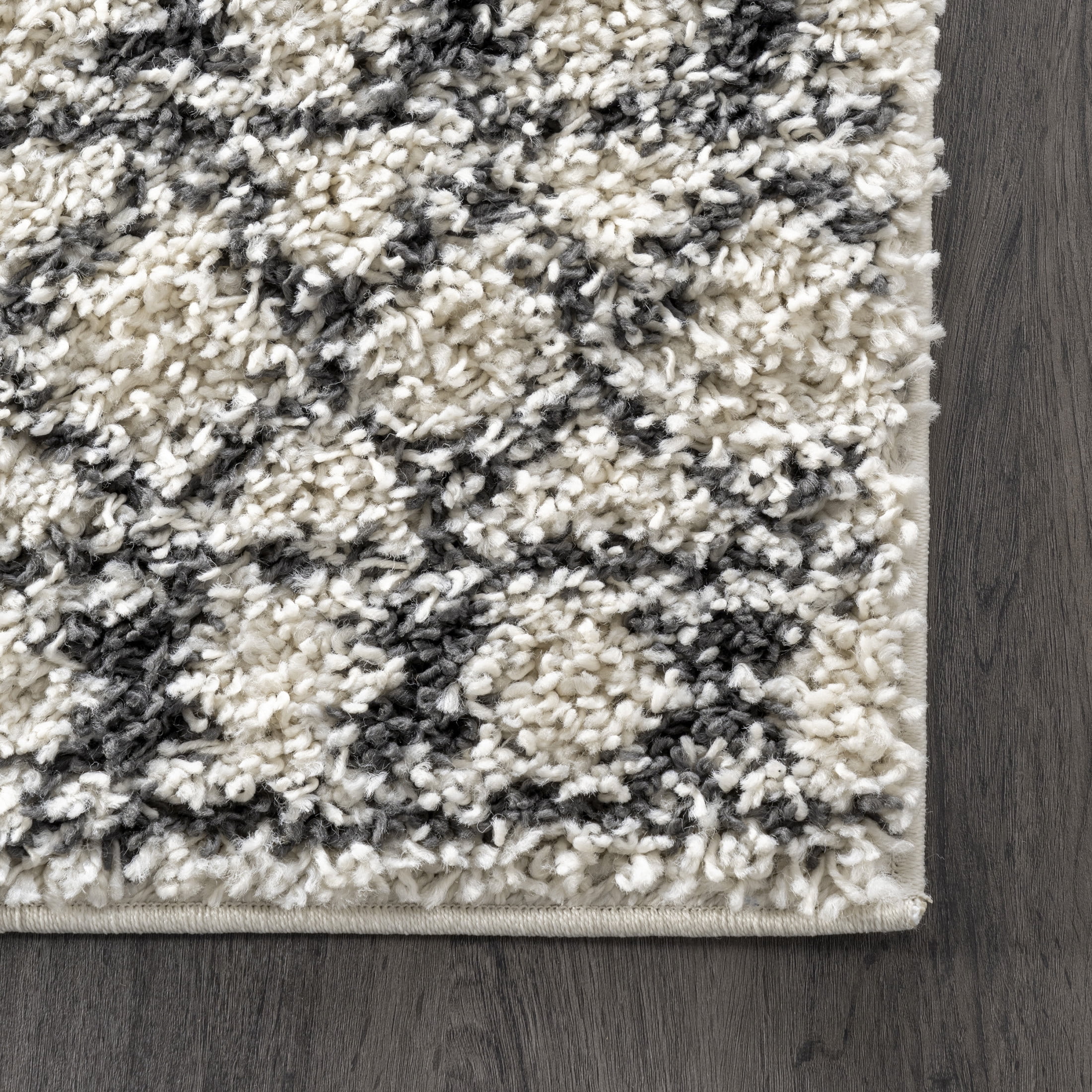 nuLOOM Lacey Moroccan Geometric Shag Area Rug, 2' 8" x 6', Runner, Lacey Off-white