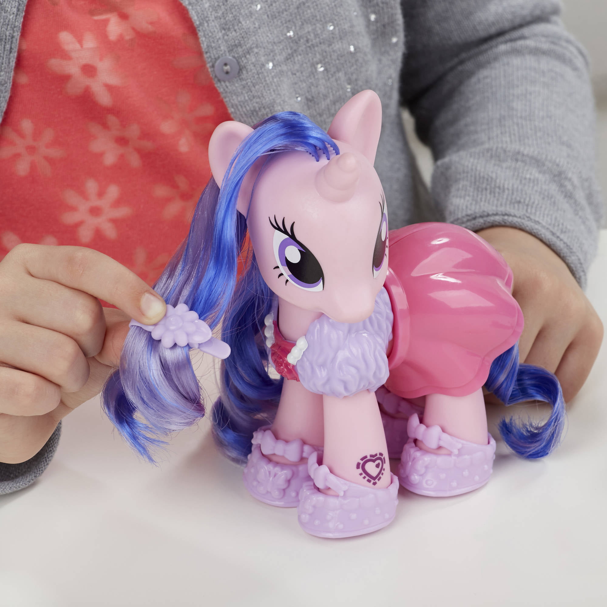 My Little Pony Explore Equestria 6-inch Fashion Style Snap-on Outfits 