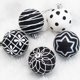 thumbnail image 5 of Juego de 6 bolas de Navidad para decoración de árbol de Navidad, pintadas a mano, blancas y negras, de 6 cm, para colgar en el hogar, para ventanas navideñas, 5 of 5