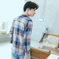 thumbnail image 5 of Camisas para hombre Camisa a cuadros de colores amarillos para hombre Camisa a cuadros de diseñador de moda para hombre 2024 Ropa popular coreana con mangas para las redes sociales asiáticas, 5 of 5