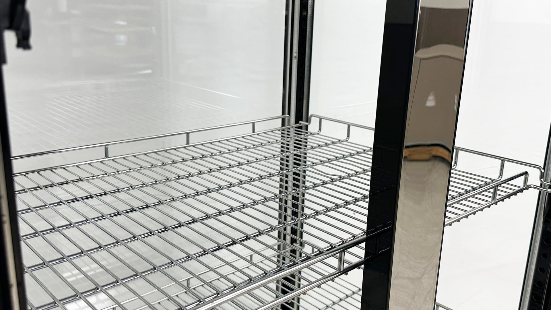 33 in. Four-Sided  Bakery Glass  Commercial Refrigerator Display Case 21.2 Cu. ft.