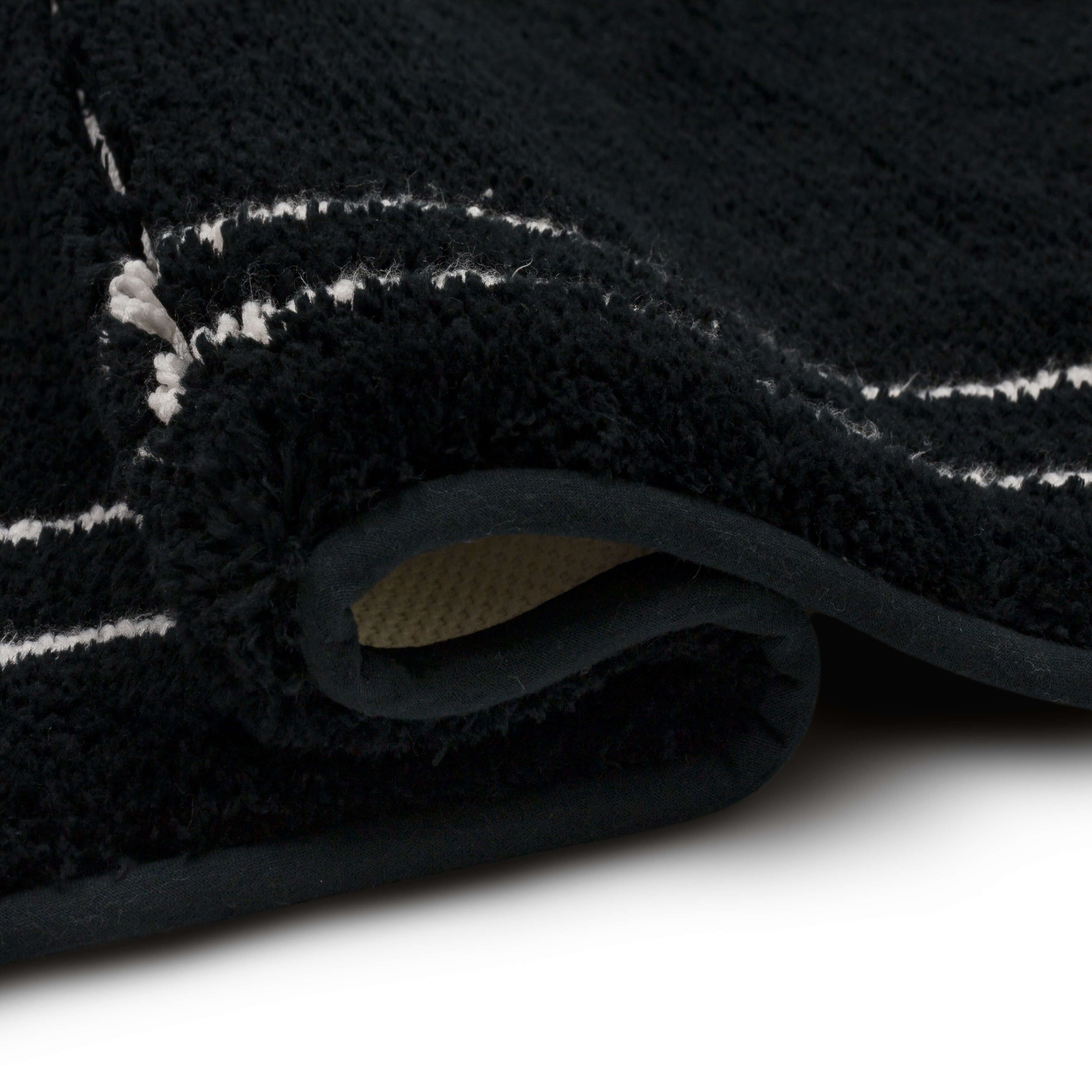 Mohawk Corona Bath Mat Soft Absorbent Quick Dry Machine Washable Non-Slip Bathroom Mat, Black/White, 24" x 40"