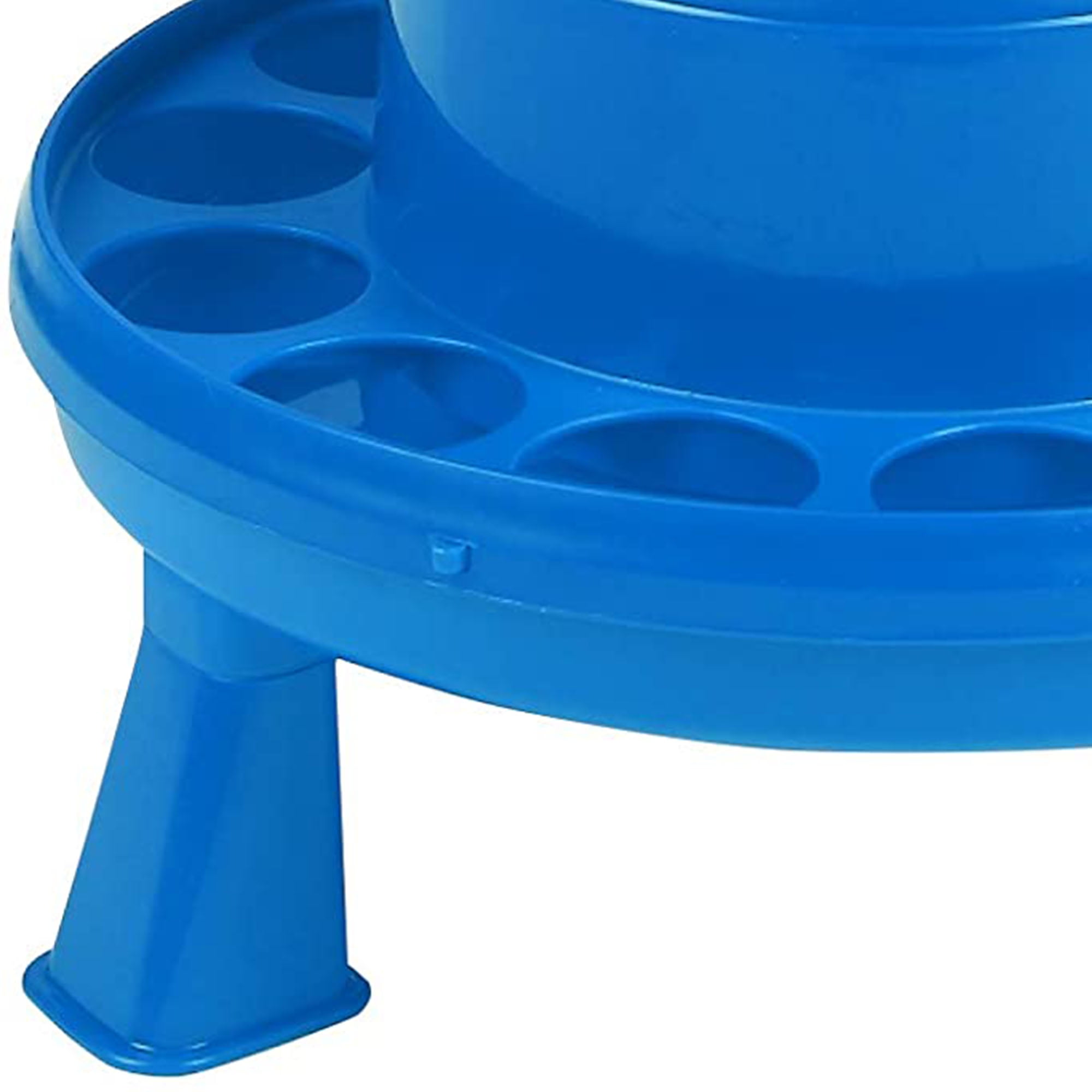 Farm-Tuff 3 Qt. Blue Plastic Poultry Feed Scoop - Burns Hardware Do-it  Center