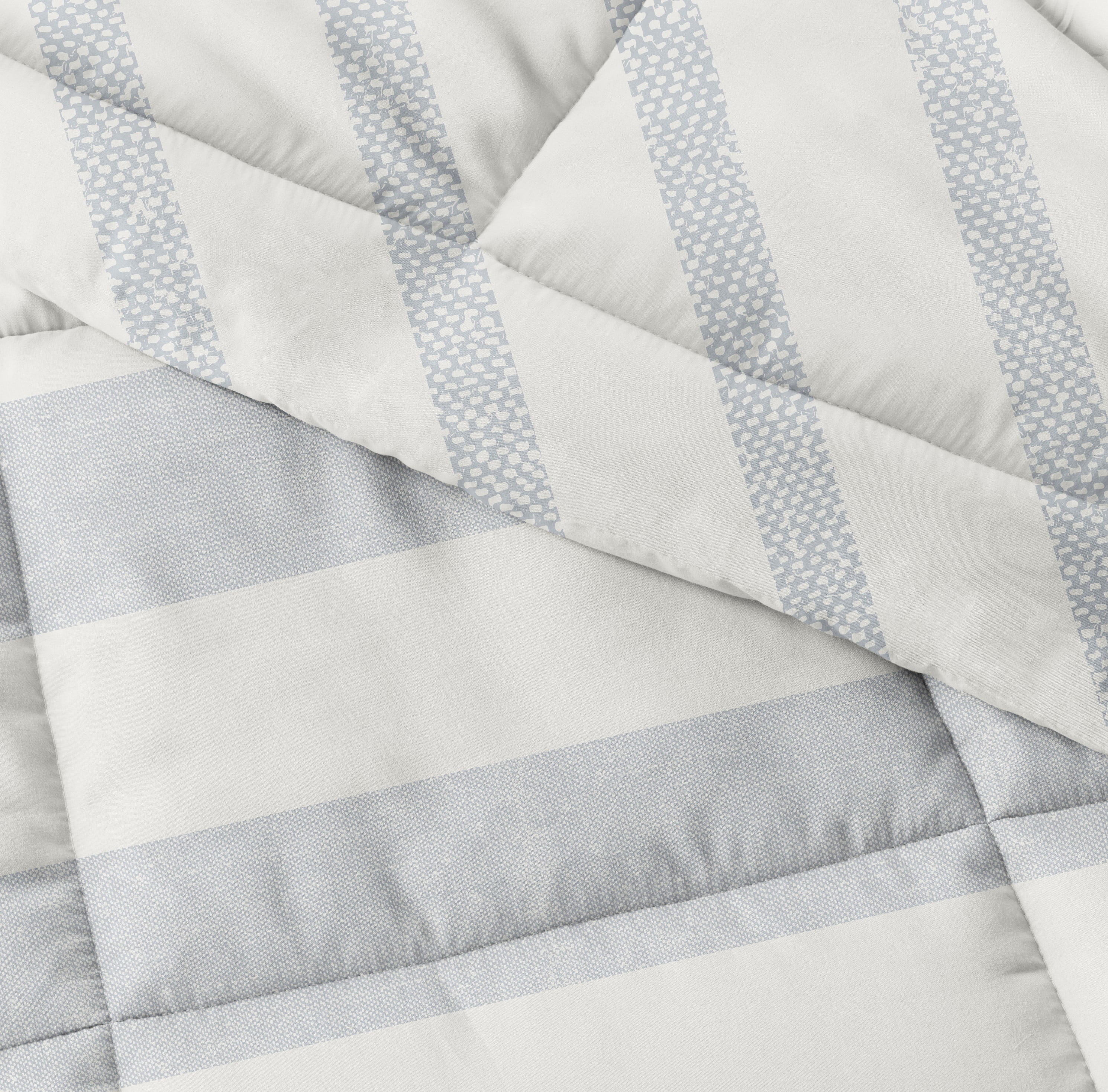 Noble Linens 3-Piece Light Gray Distressed Stripe ReversiblePrint Comforter Set, King/CalKing