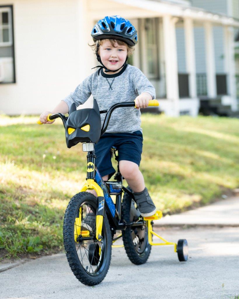 16 inch Batman Kid's Bike includes Mask with Glowing Eyes for kids ages 4 to 7 years old
