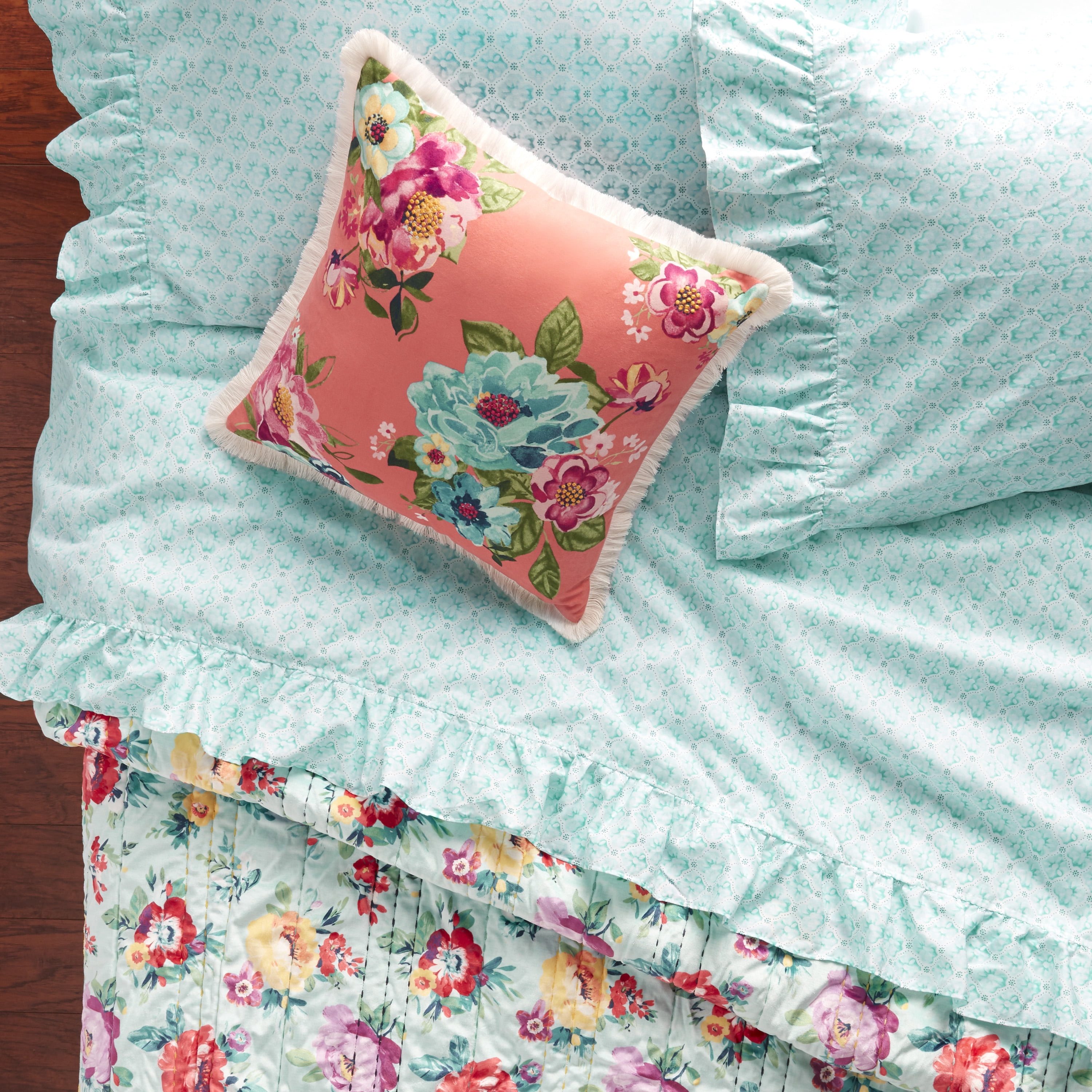 The Pioneer Woman 4-Piece 300 Thread Count Blue Printed Cotton Bed Sheet Set, King