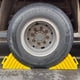 thumbnail image 3 of 2 uds cuñas para ruedas, tope para ruedas, cuñas para ruedas, rampas antideslizantes de plástico resistente para coche con mango para coche, camión, RV, 3 of 4