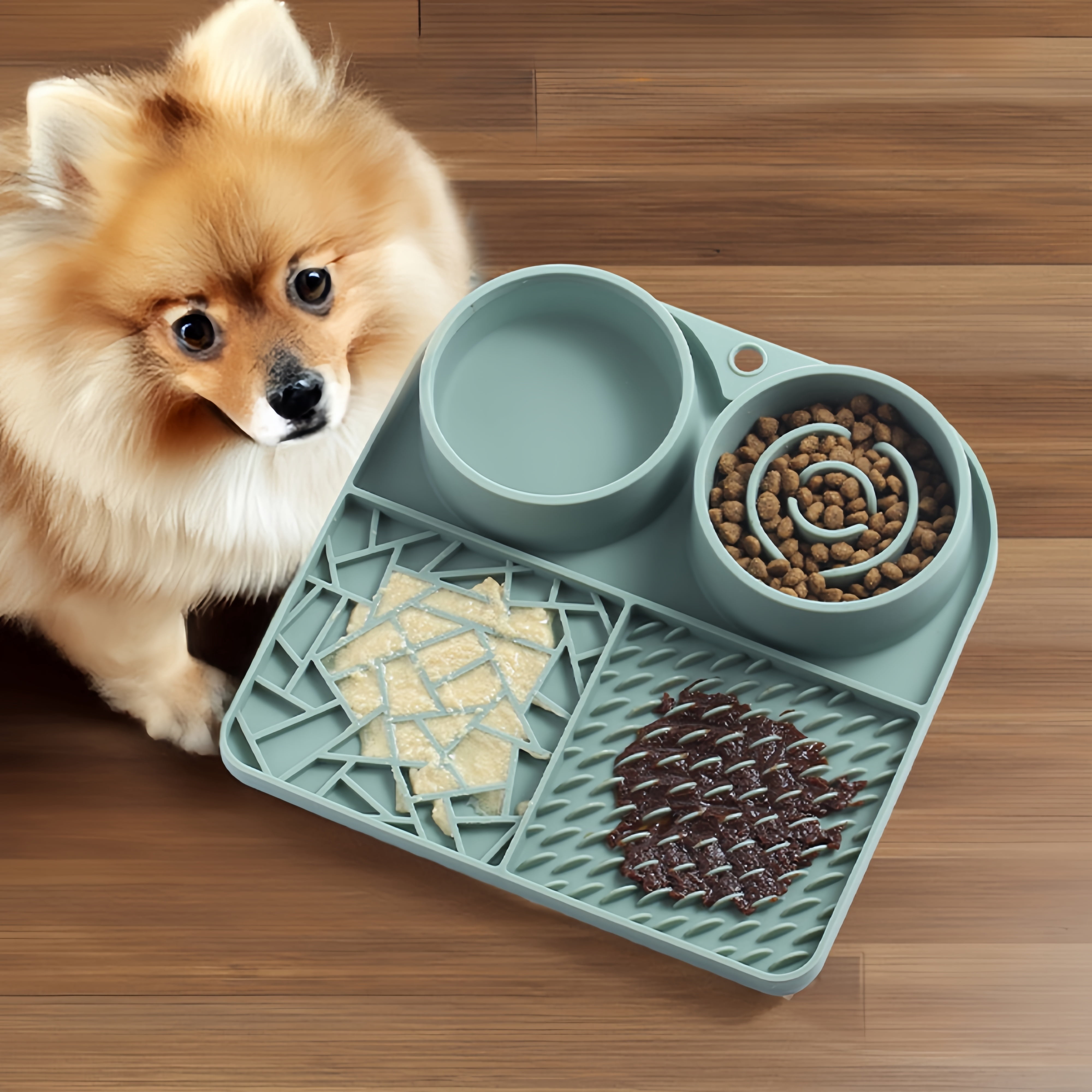 A Silicone Slow Feeder, a Multifunctional Slow Food Bowl for Food And Water, Portable Non-Slip Bowls for Cats And Dogs