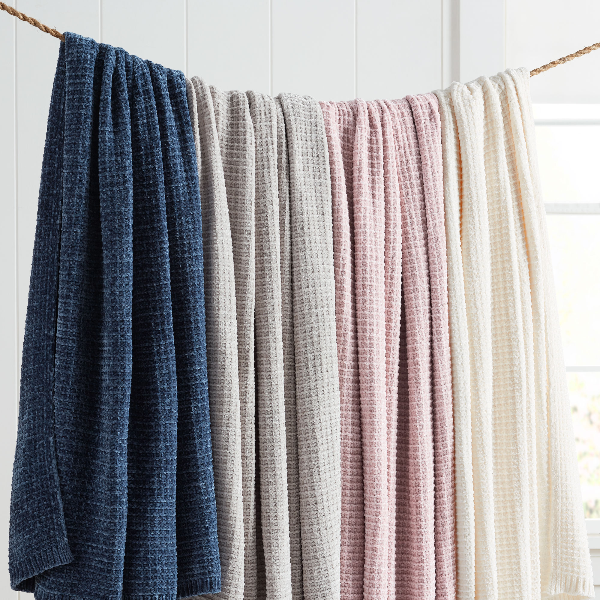 Better Homes & Gardens, Polyester, Machine Washable, Luxe Chenille Throw, 50” x 72”, Gray