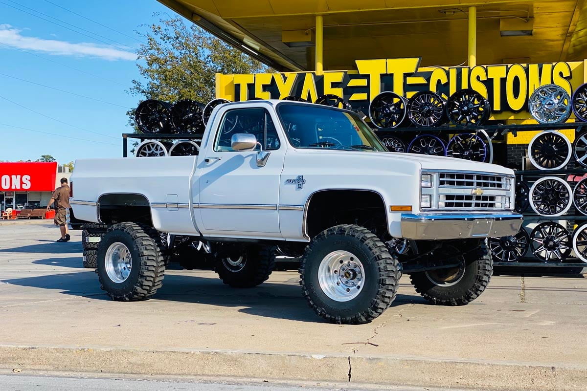 Rough Country 6" Lift Kit for 77-87 Chevy/GMC C/K10