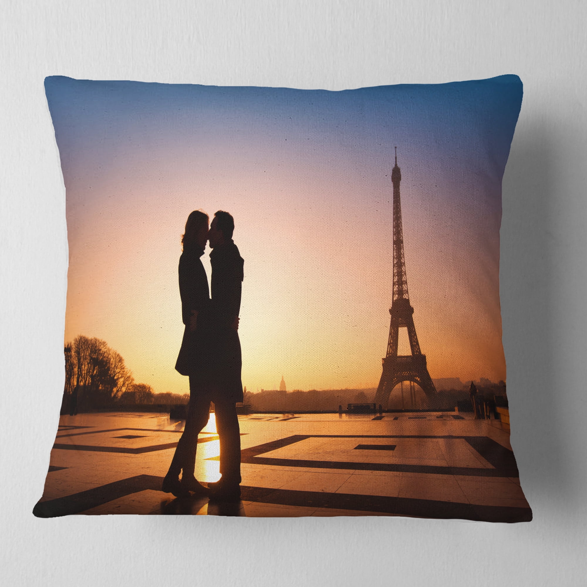 Designart Eiffel with Kissing Couple - Landscape Photo Throw Pillow - 16x16