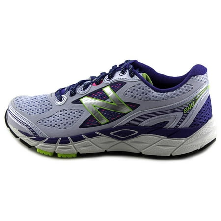 sneakers with round toe box