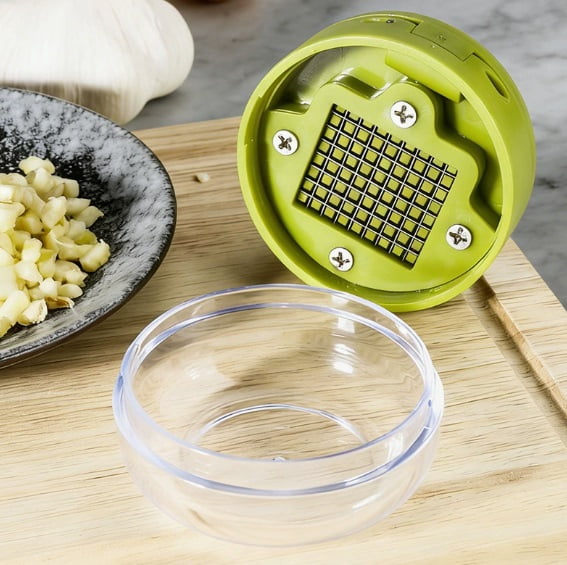 1 piece of garlic smasher, pressed garlic granules, manual garlic grinding, small minced garlic, household garlic mincer, mini garlic mincer