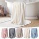 thumbnail image 1 of Xihbxyly Toalla de Baño de Terciopelo, Suave y Sedosa, Súper Absorbente, Extra Gruesa, Ideal para Secar El Cabello, Ideal para Un Spa En Casa, para Adultos, 85 X 145 Cm., 1 of 6