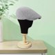 thumbnail image 4 of Sombrero de para hombre, gorra plana, informal, clásico británico, sombrero en espiga, sombrero de vendedor de periódicos, sombrero de taxista Gris claro, 4 of 7