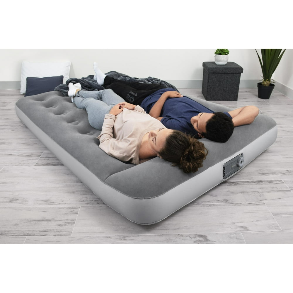 Bestway Airbed with BuiltIn Pump, 1 Each