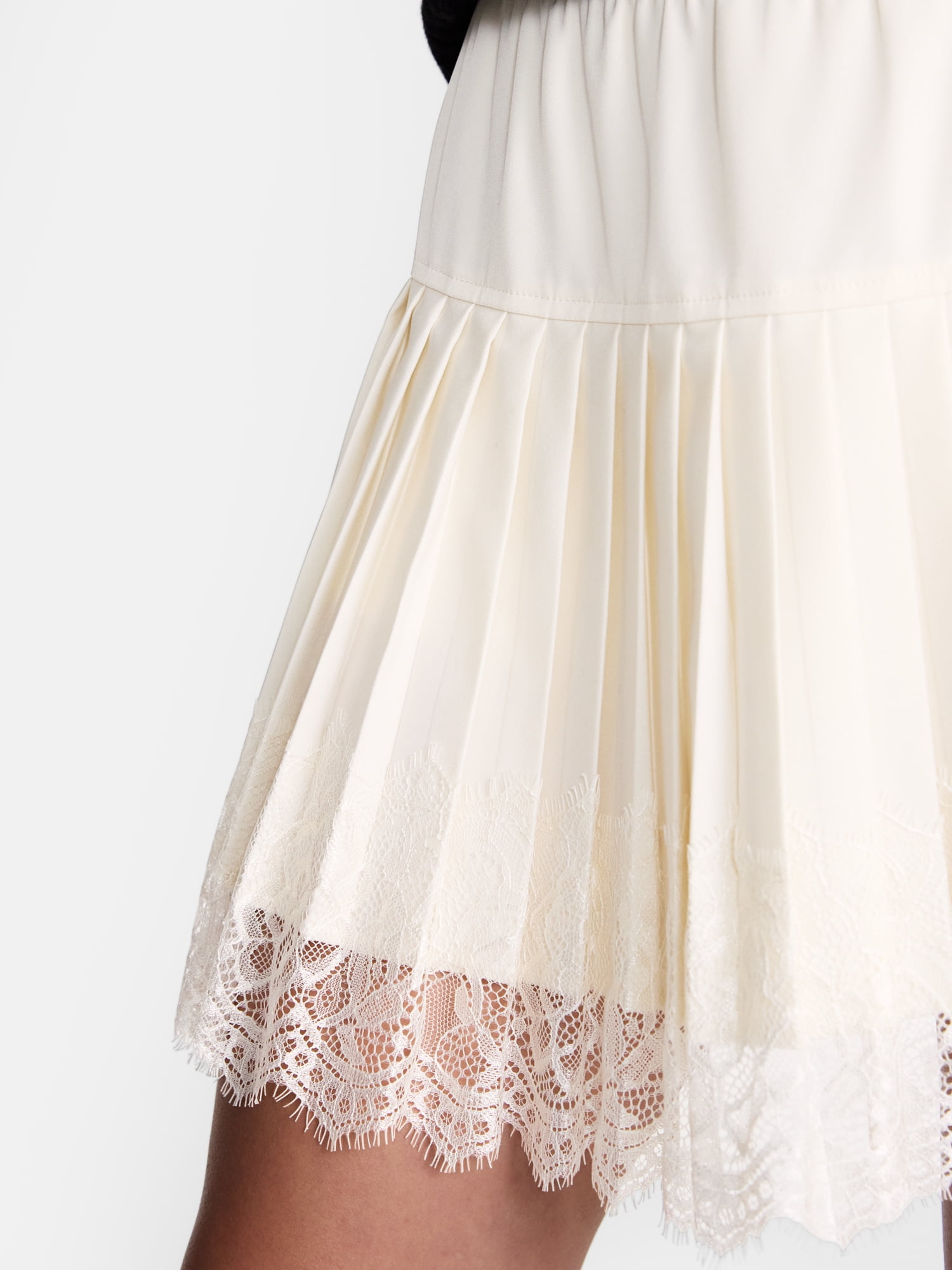 Madden NYC Women's Pleated Skort with Lace Trim, Sizes XXS-XXL