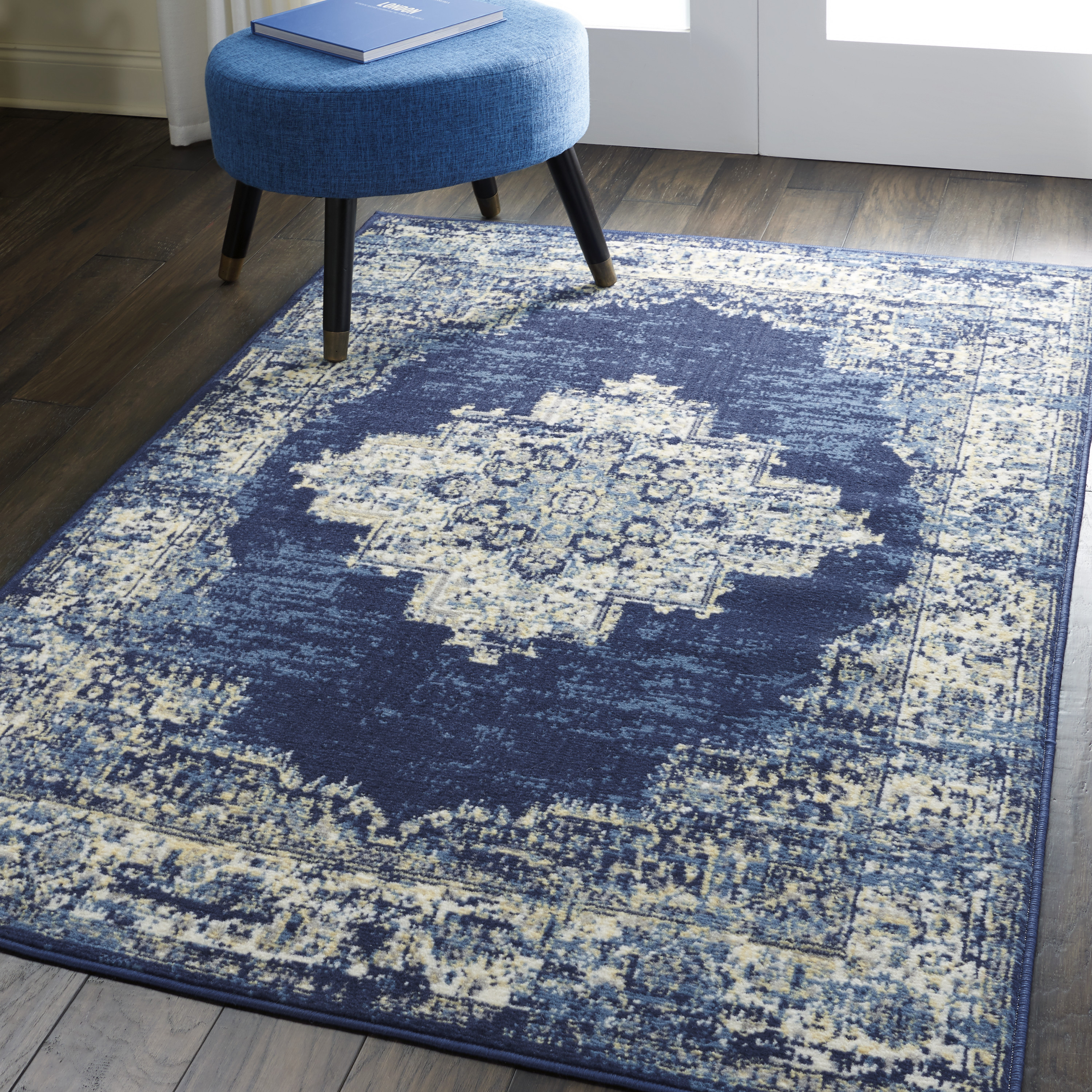 Desert Fields Contemporary Medallion Loomed Area Rug, 5' x 7'