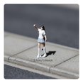 thumbnail image 3 of Figura Humana A Escala 1/64, Diseños Modernos, Figura De Resina Pintada, Modelo De Personas Diminutas Altamente Detalladas Para Aficionados, Modelos De Mesa Chica blanca haciéndose un selfie, 3 of 8