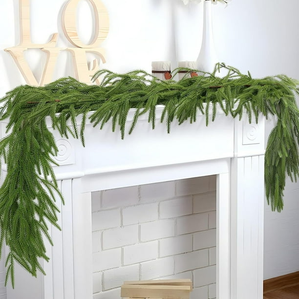 Guirnalda navideña artificial de 180 cm (70,87 pulgadas) de PVC verde con hojas de pino y ratán. Resistente a la decoloración y a la intemperie. Ideal para de NCHKUN
