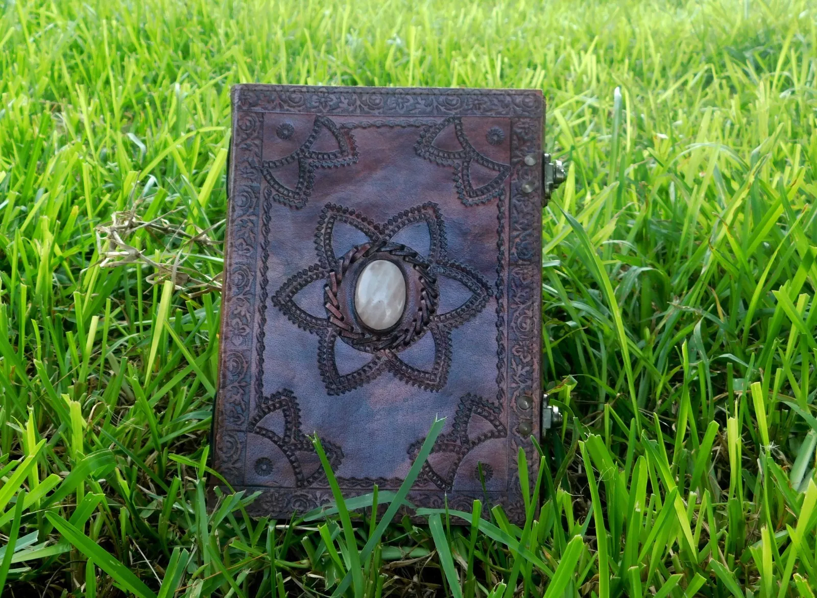 Handcrafted Embossed Design Vintage Leather Bound Journal Diary Rose Quartz Stone Antique Style Notebook For Men & Women Office Stationary Use