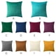 thumbnail image 5 of Funda de almohada cuadrada de terciopelo con forma de almohada, funda de almohada decorativa para sofá de color sólido, azul lago Vogacara HA003042-02, 5 of 6