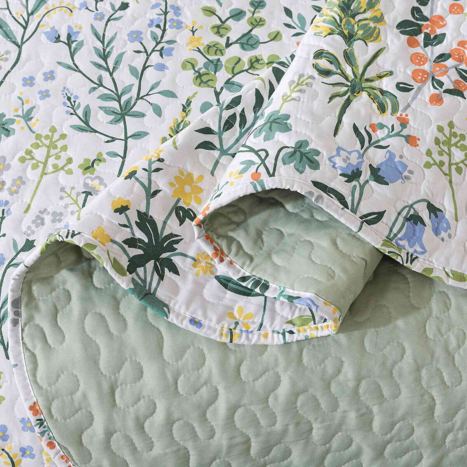 HoneiLife Pink Uptown Floral Microfiber Quilt Set, King - Lightweight