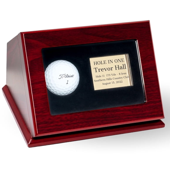 Vitrina de madera con agujero en uno para pelotas de golf con placa grabada