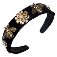 thumbnail image 1 of Diadema acolchada de terciopelo con diamantes de imitación hecha a mano para mujer, diadema de princesa Vintage de lujo, fiesta de diseñador de moda MFZFUKR  CPB-DE-LYY817-2, 1 of 5