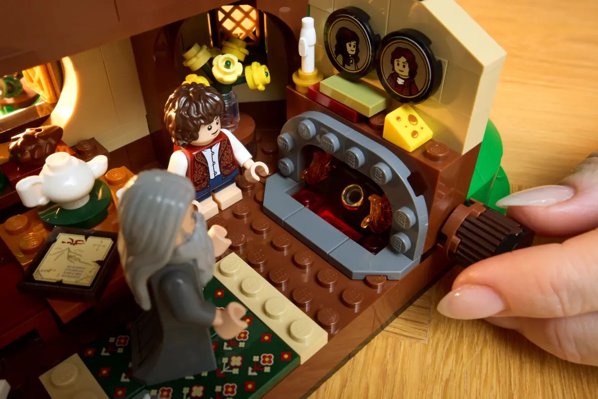 LEGO Icons 10354 The Lord of the Rings: The Shire