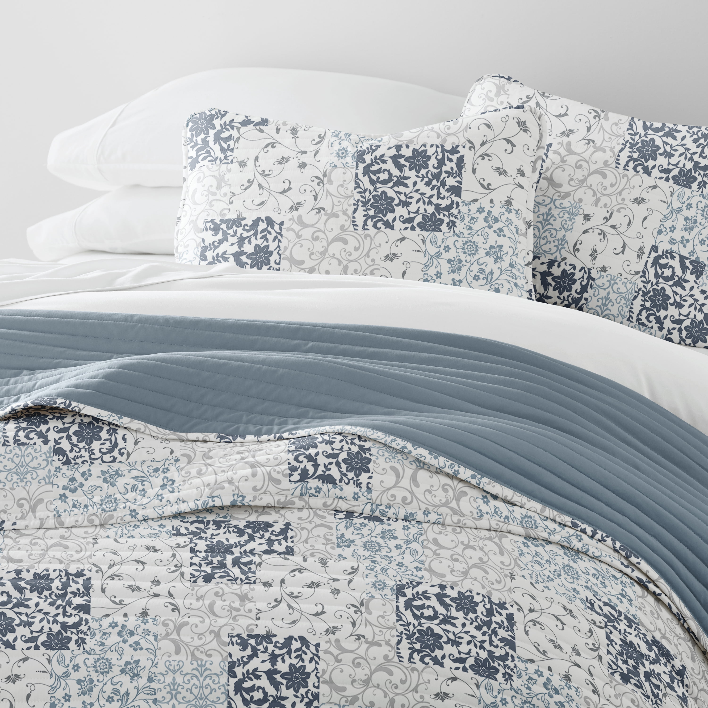 Ultra Soft Lightweight Quilt Sets in Patchwork Dusk Blue for Twin/TwinXL Bedding by Comfort Canopy
