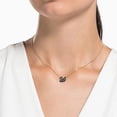 thumbnail image 2 of Collar Cisne Negro Iconic Swan De Swarovski + Kit De Regalo, 2 of 3