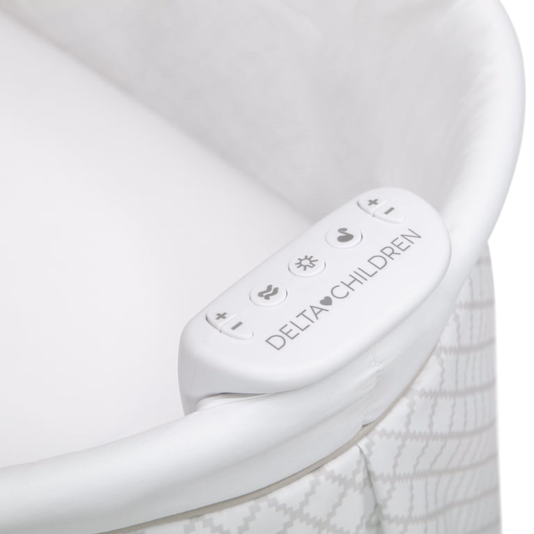 Deluxe Soothing Dreams Bassinet - Delta Children