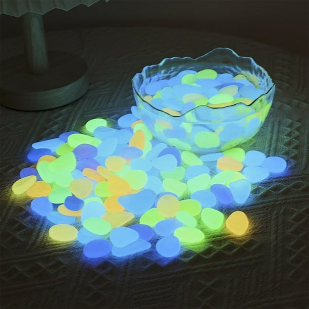 Grava luminosa para acuario de 2 cm | Paquete de 100 piedras que brillan en la oscuridad para peceras y paisajismo de jardín | Piedras artificiales de fluorita multicolor