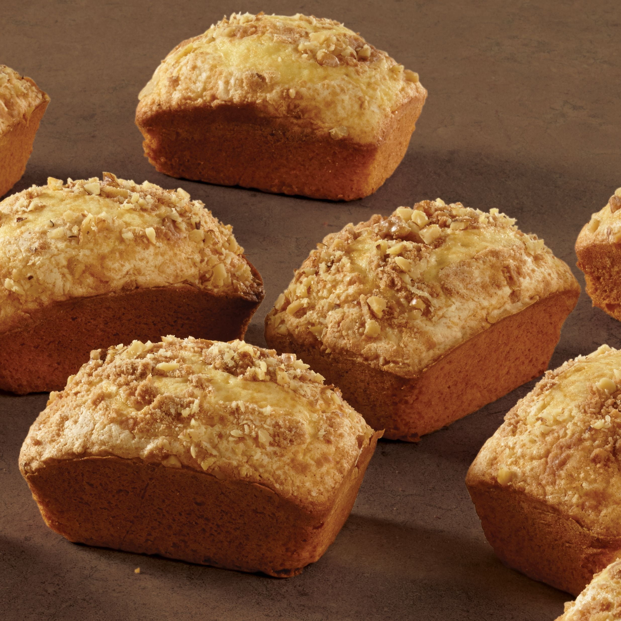 Wilton Perfect Results Premium Non-Stick Mini Loaf Pan, 18-Cavity