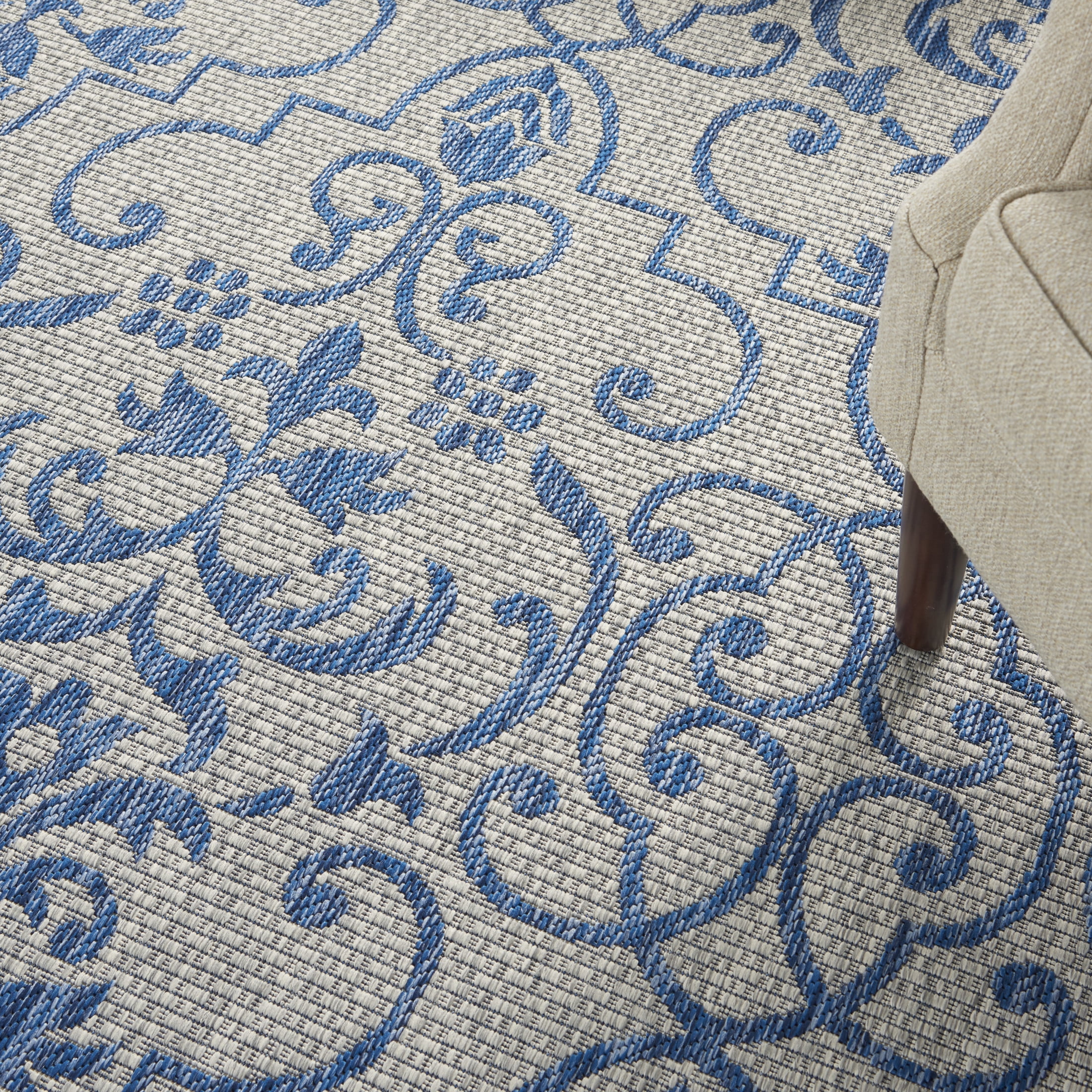 Nourison Country Side 7’10” x Round Ivory Blue Farmhouse Rug