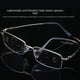 thumbnail image 1 of Gafas de presbicia de doble propósito para cerca y lejos Gafas de presbicia multifocales de titanio con memoria para hombres Gafas de presbicia con zoom inteligente y luz azul Gafas de largo alcance, 1 of 3
