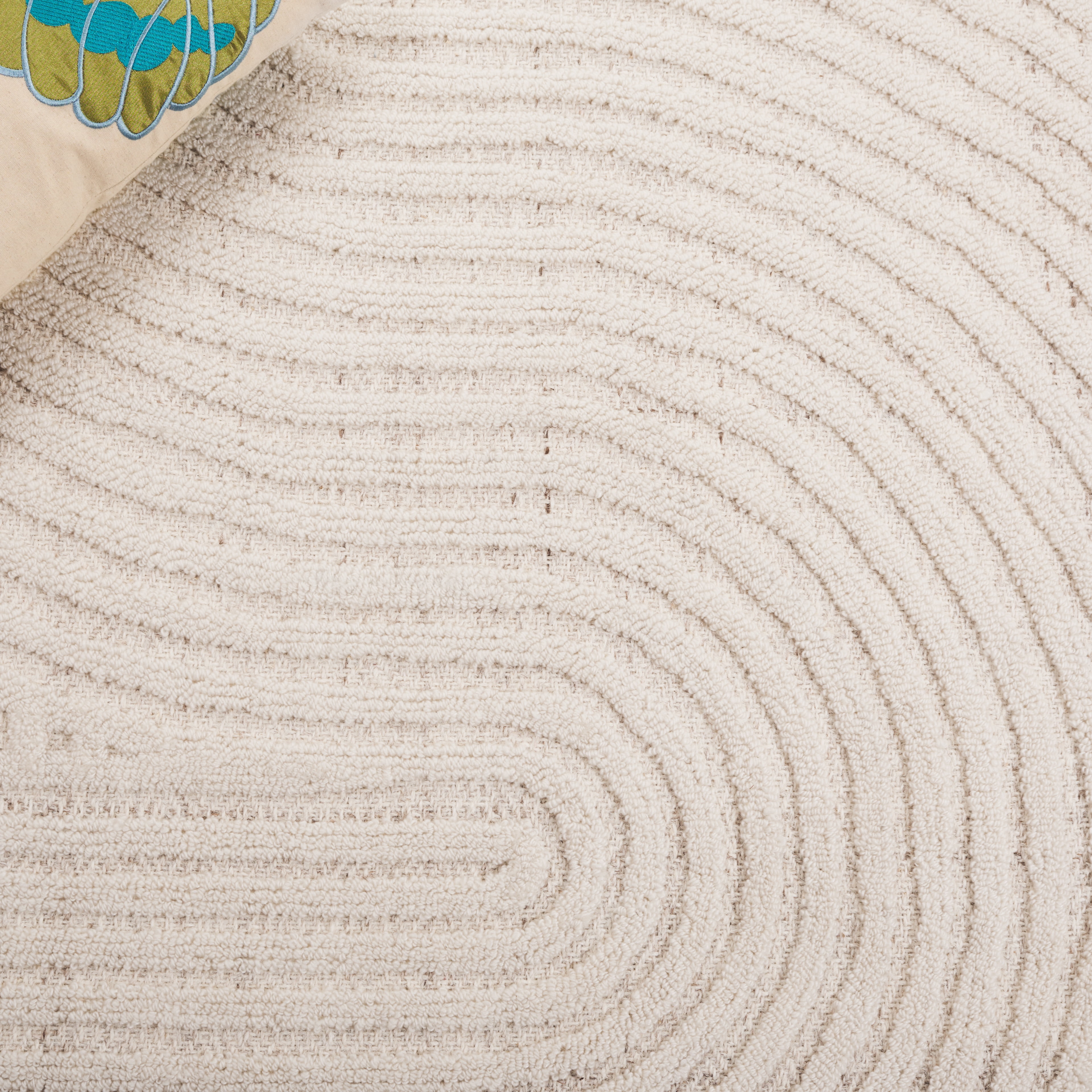 SAFAVIEH Southampton Landen Abstract Area Rug, Ivory, 6' x 6' Square
