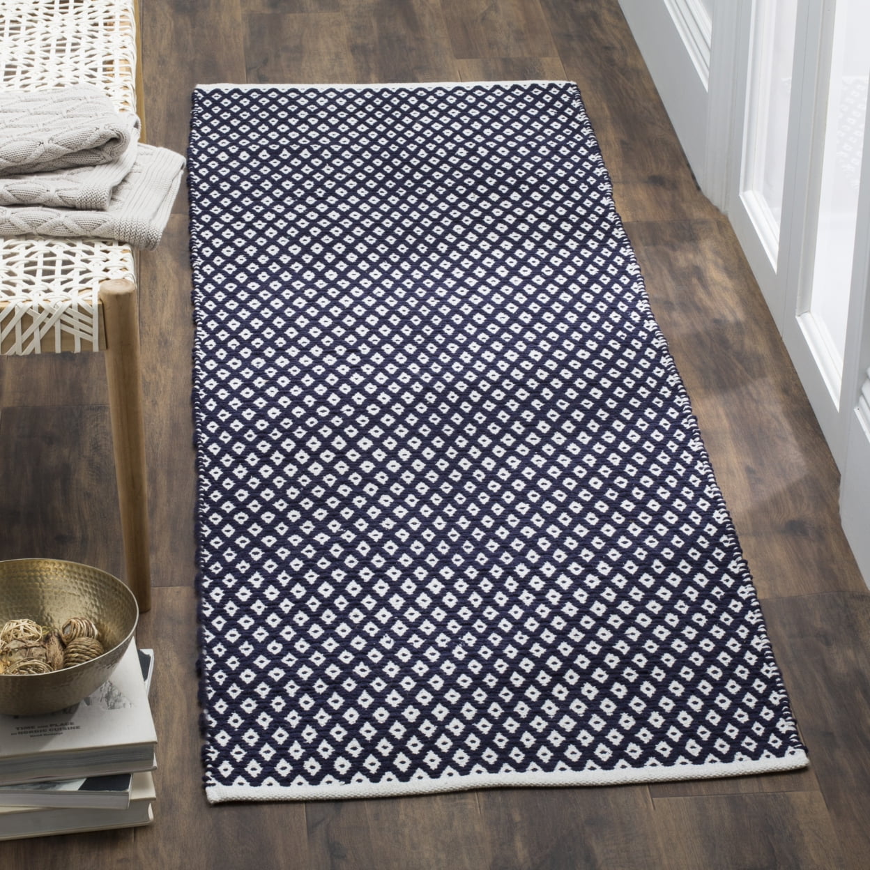 SAFAVIEH Boston Angelica Diamond Trellis Cotton Runner Rug, Navy, 2'3" x 7'
