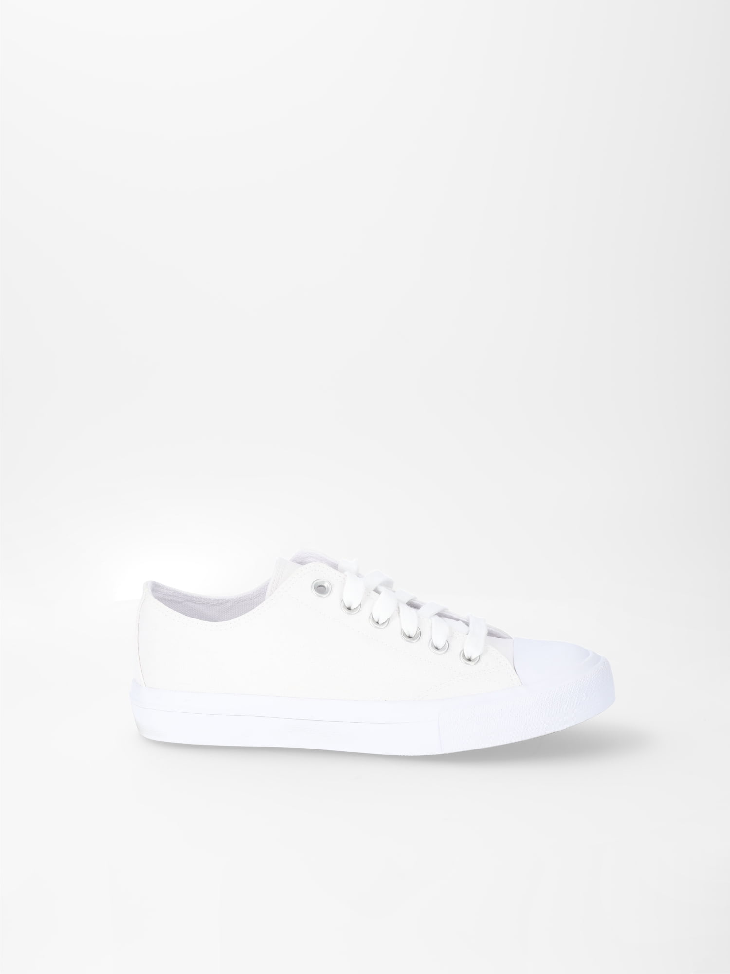 No Boundaries Womens Classic Lace Up Casual Sneakers, Wide Width Available