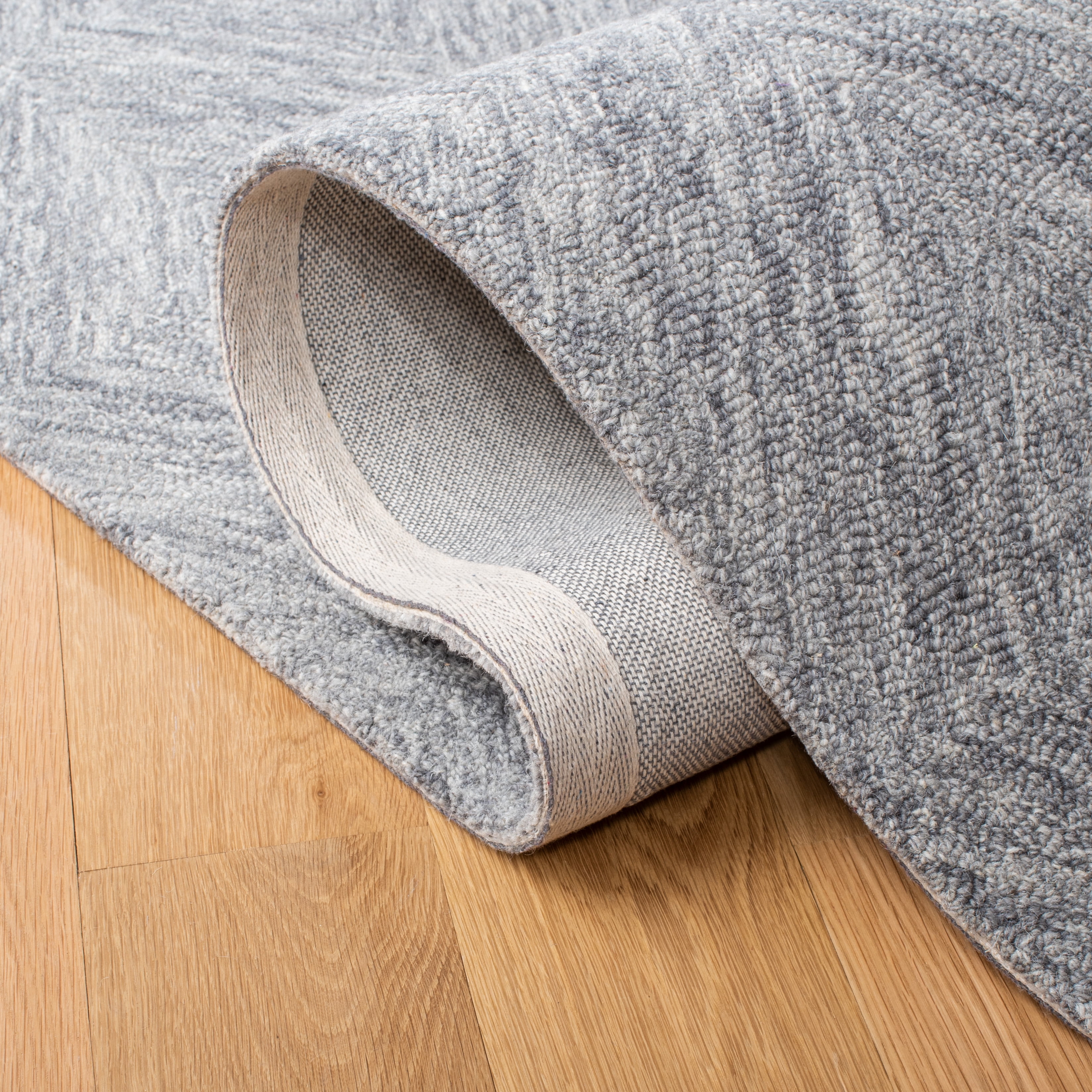 SAFAVIEH Metro Avalon Diamond Area Rug, Grey, 6' x 6' Square