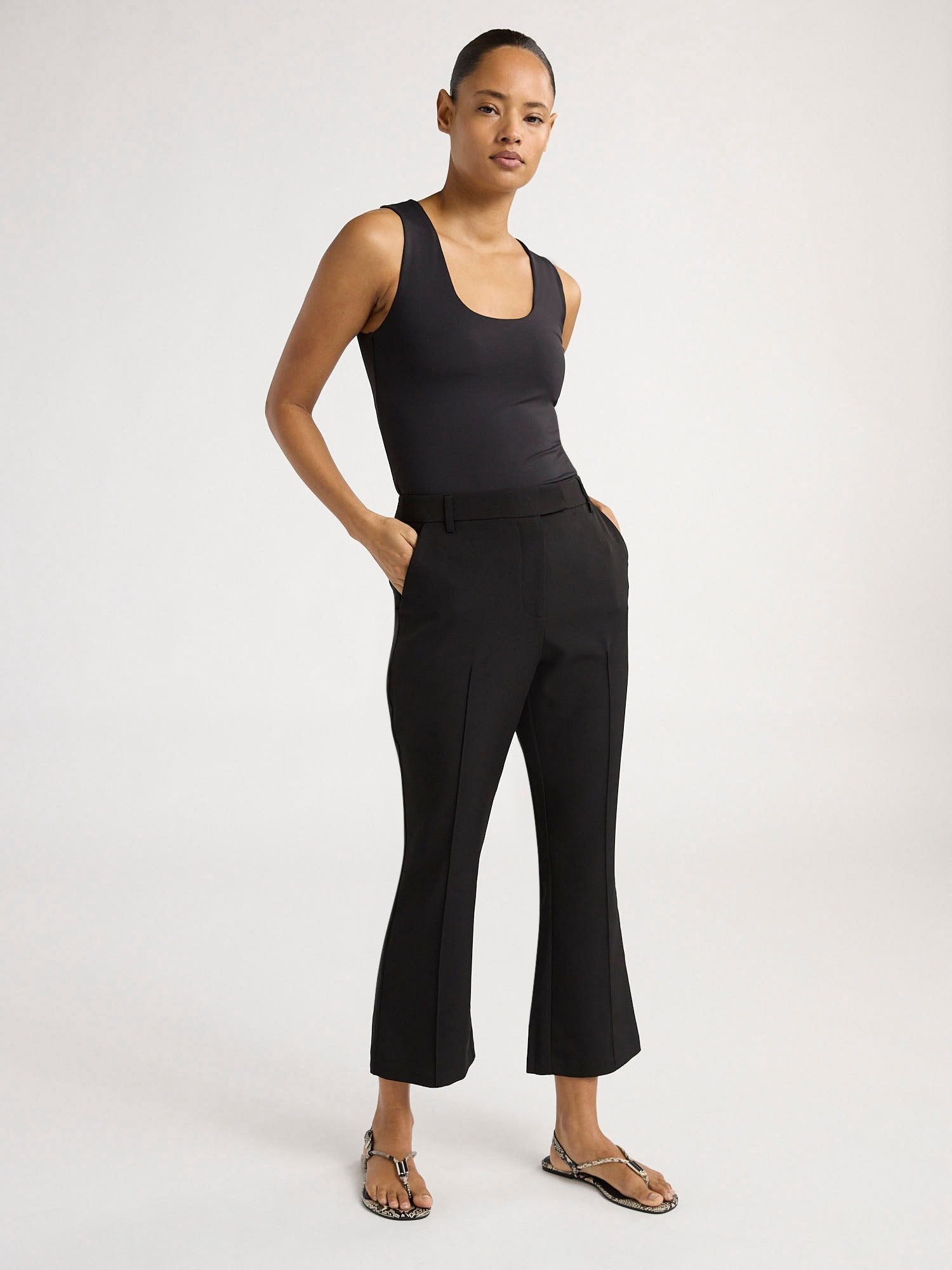 Scoop Women's Ultimate Cropped High Waisted Flare Trouser Suit Pants, 26’’ Inseam, Sizes 0-18
