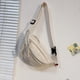 thumbnail image 4 of Bolsa de pecho de lona bandolera para hombre y mujer | Mochila bandolera de gran capacidad | Correa ajustable | Multibolsillo Viajes, Ciclismo, Exterior, Uso Casual | 33x16x9cm | 1 pieza | Blanco, 4 of 6