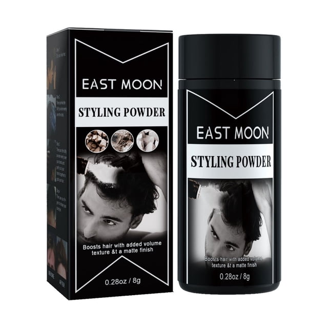 spray de fibra en polvo para el crecimiento del cabello que repone instantáneamente el grosor del cabello y lo hace crecer rápidamente. Frontal de frasco cilíndrico negro y caja rectangular con logotipo 'EAST MOON' y texto 'STYLING POWDER', etiqueta 0.28oz/8g y fotos en blanco y negro; aplicador superior visible. Diseñado para cubrir áreas de cabello fino y crear volumen al instante; suele usarse también para retocar entradas antes de eventos.